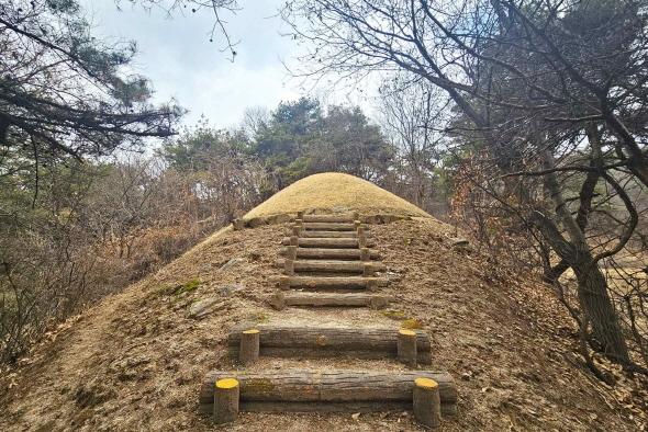 NSP통신-영주시는 지역의 대표적 국가유산인 사적 순흥 벽화고분과 금성대군신단의 체계적인 보존 관리를 위해 문화유산구역 조정 및 보호구역 지정을 예고했다. (사진 = 영주시)
