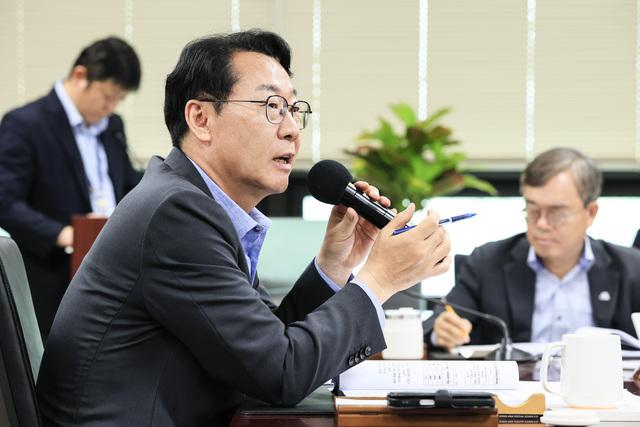 NSP통신-26일 정명근 화성시장이 민선8기 3주년 성과 보고회에서 발언을 하고 있다. (사진 = 화성시)