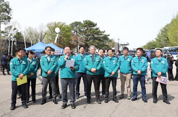NSP통신-파주시, 대북전단 살포 행위에 엄정한 사법처리 예고(4.23 입장문 발표하는 김경일 파주시장) (사진 = 파주시)