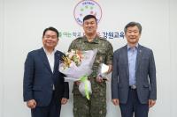 [NSP PHOTO]강원도교육청, 학생 생명 구한 군인에 감사패 전달
