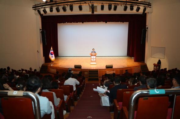 NSP통신-권기창 시장은 7월 정례조회 자리에서 기념사를 통해 위대한 시민과 함께 걸어온 지난 3년은 안동의 큰 변화를 이끈 시간이었다고 전했다. (사진 = 안동시)