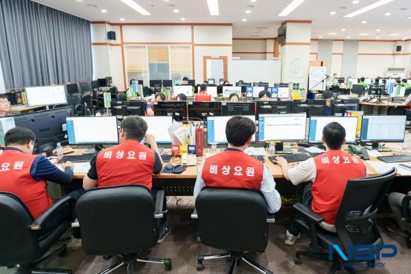NSP통신-한국수력원자력 월성원자력본부는 지난 3일 원자력발전소 사고에 대비한 월성2호기 방사능방재 전체훈련을 실시했다. (사진 = 월성원자력본부)