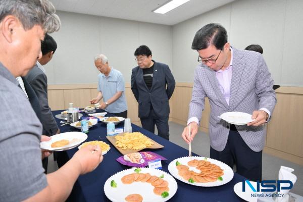 NSP통신-영덕군은 관내 수산식품산업의 혁신과 도약을 위해 수산식품 분야 기술자문단을 구성해 지난 3일 로하스수산식품지원센터에서 발대식을 개최했다. (사진 = 영덕군)