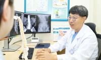 [NSP PHOTO]강릉아산병원, 장마철 쑤시는 허리 날씨 탓만 할 수 없는 이유