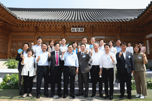 NSP통신-대한민국 국회 K-바캉스 캠페인 행사 기념사진 (사진 = 국회의장 공보 수석실)