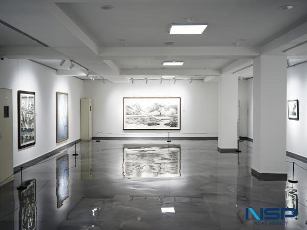 NSP통신-청송군은 8일부터 오는 8월 3일까지 군립청송야송미술관 소·중전시실에서 소장품 상설전 일상으로 다시 스며드는 미술 산책을 개최한다. (사진 = 청송군)