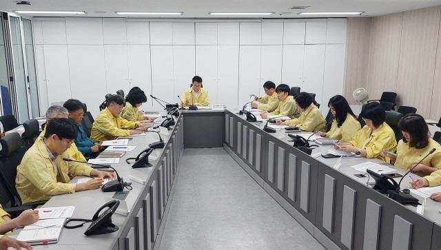 NSP통신-7일 오전 11시 안양시청 8층 재난안전상황실에서 열린 폭염상황 판단회의 모습. (사진 = 안양시)