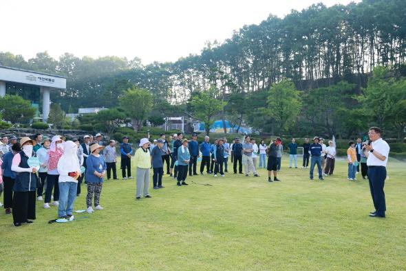 NSP통신-예천군 감천면 주민과 함께 화합하는 뚜벅이 걷기 행사, 건강마을 조성사업 10년 성황리에 종료, 걷기 행사 열려 (사진 = 예천군)