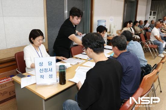NSP통신-달리는 국민신문고 상담 신청서 작성 (사진 = 광양시청)