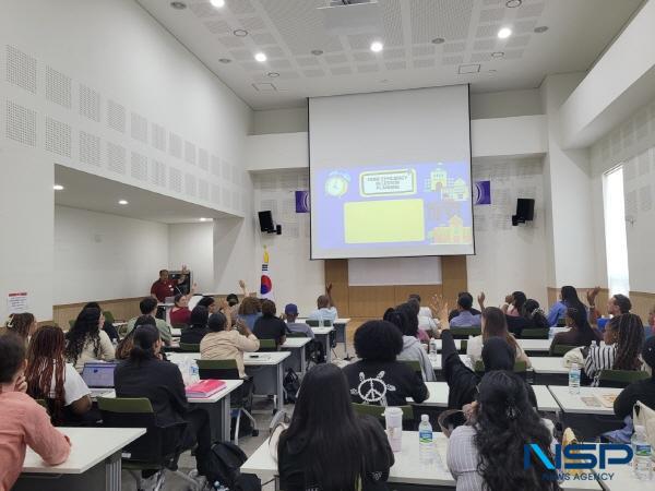 NSP통신-경상북도교육청은 10일부터 11일까지 2일간 구미시에 있는 새마을운동테마공원과 경주시에 있는 화랑마을에서 도내 원어민 영어보조교사(GET) 110여 명을 대상으로 2025년 하반기 원어민 역량 강화 연수를 실시했다. (사진 = 경상북도교육청)
