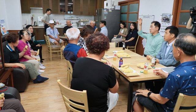 NSP통신-정장선 평택시장이 폭염 대응을 위해 현장 점검에 나서고 있다. (사진 = 평택시)