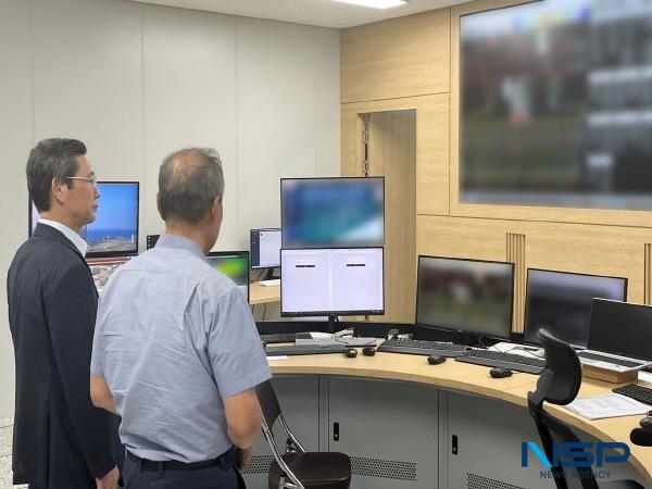 NSP통신-한국전력기술 김태균 사장은 지난 10일 한전기술이 직접 지분 투자하고 EPC 사업수행사로서 참여한 국내 최대 규모(100메가와트급) 제주한림해상풍력 발전단지를 방문해 준공 후 시설 점검을 수행했다. (사진 = 한국전력기술)