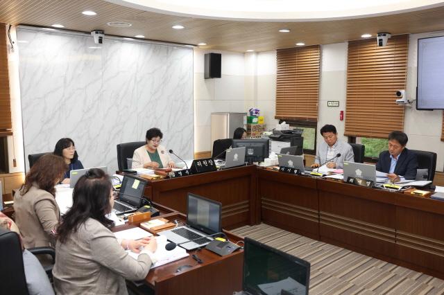 NSP통신-2025년도 행정사무감사 중인 평택시의회 기획행정위원회. (사진 = 평택시의회)