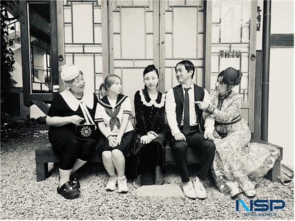 NSP통신-대구공업대학교 헤어디자인과 2학년 학생들이 지난 8일 대구 중구에 위치한 도심 캠퍼스 1호관에서 근현대화 헤어스타일과 복식을 활용한 문화 체험 활동을 진행했다. (사진 = 대구공업대학교)