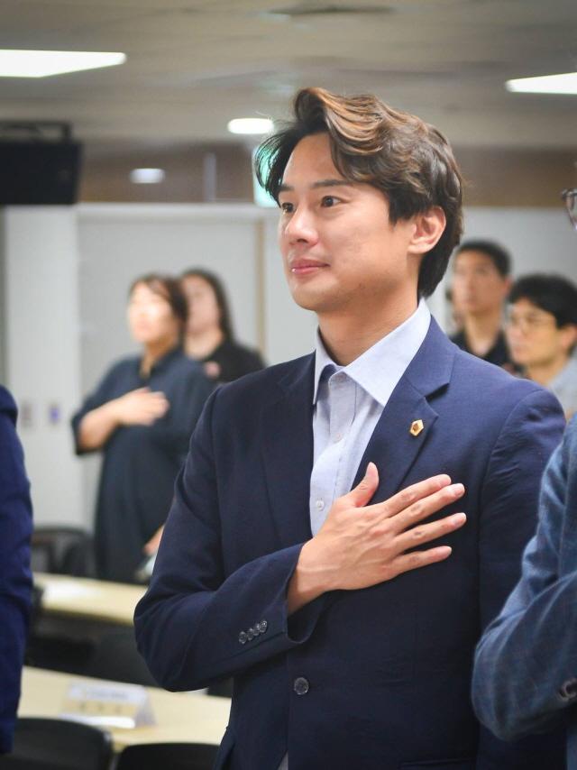 NSP통신-14일 황대호 경기도의회 문화체육관광위원회 위원장이 좌장을 맡은 경기도 재정 운영의 중장기적 건전성 제고 방안 마련을 위한 토론회가 도의회 중회의실에서 열렸다. (사진 = 경기도의회)