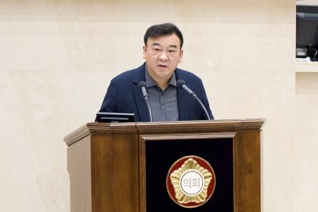 NSP통신-5분 자유발언하는 신민석 용인시의원. (사진 = 용인특례시의회)