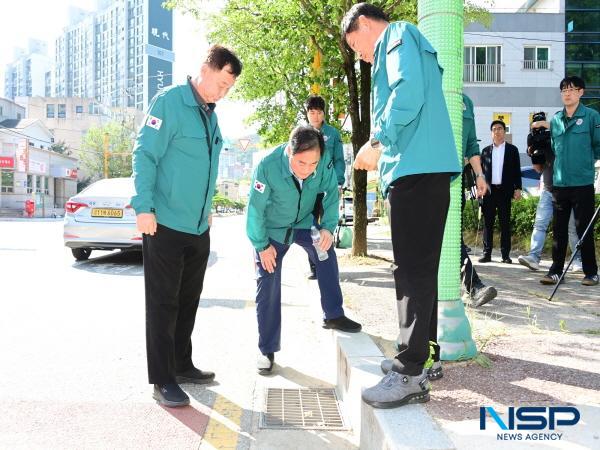 NSP통신-김천시는 지난 11일 여름철 집중호우 및 태풍 등 자연재해에 대비하여 관내 재난 취약지역 5개소를 대상으로 현장점검을 실시했다. (사진 = 김천시)