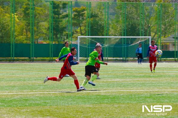 NSP통신-보성군 벌교스포츠센터는 축구장 2면, 풋살장 2면, 주차장 등을 새롭게 조성해 전남권 스포츠 메카로 도약할 예정이다(벌교스포츠센터에서 생활체육대회 축구경기를 하고 있다) (사진 = 보성군)