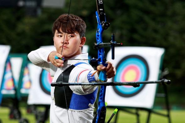 NSP통신-예천군청 직장운동경기부 국내·외 대회 우수성적 거둬, 양궁 김제덕, 2025 현대 양궁 월드컵 4차 대회 개인전·단체전 동메달, 창던지기 남태풍 2025 전국육상경기대회 은메달 (사진 = 예천군)