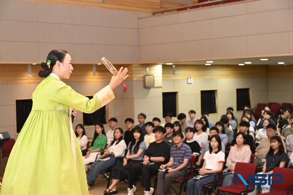 NSP통신-달성군은 16일 군청 군민소통관에서 공무원 및 공직유관단체 등 직원 200여 명을 대상으로 청렴콘서트 교육을 개최했다. (사진 = 달성군)