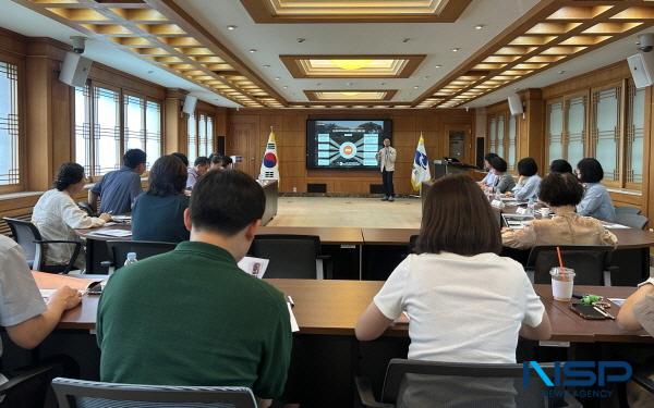 NSP통신-경상북도는 전국 최초로 전통 장의 차별화를 통한 경쟁력 강화를 위해 지역 대표 장류업체 안동제비원, 뚝배기식품 등 30여 명이 참석한 가운데 광역단위 장류 브랜드 개발 착수보고회를 지난 15일 개최했다. (사진 = 경상북도)