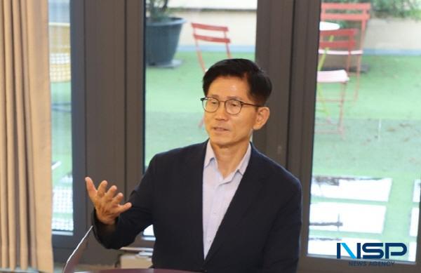 NSP통신-김문수 전 고용노동부장관이 대구경북인터넷기자협회와 대담을 하고 있다. (사진 = 대구경북인터넷기자협회)