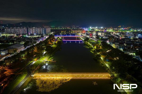 NSP통신-2025년 동천 야광 축제가 펼쳐질 풍덕교에서 팔마대교 구간의 동천 야간 경관 (사진 = 순천시)