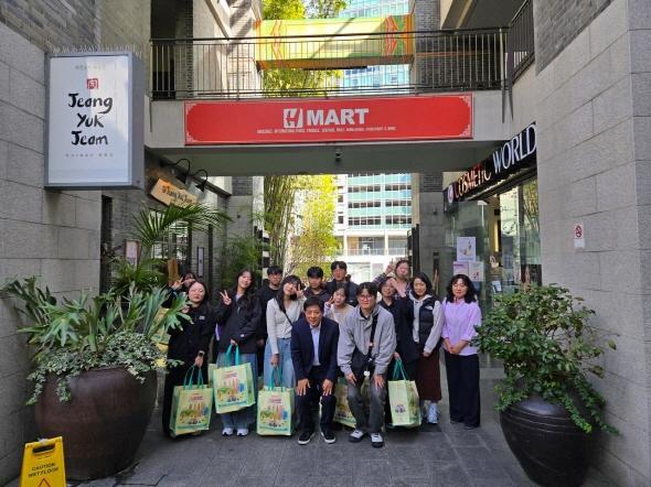 NSP통신-원어민 영어교실 사업과 청소년 국제교류 지원사업은 지역 간 교육격차를 해소하고 글로벌 소통 능력을 갖춘 미래인재를 양성해 명품교육도시 예천 실현의 핵심 기반이 될 것으로 기대된다. (사진 = 예천군)