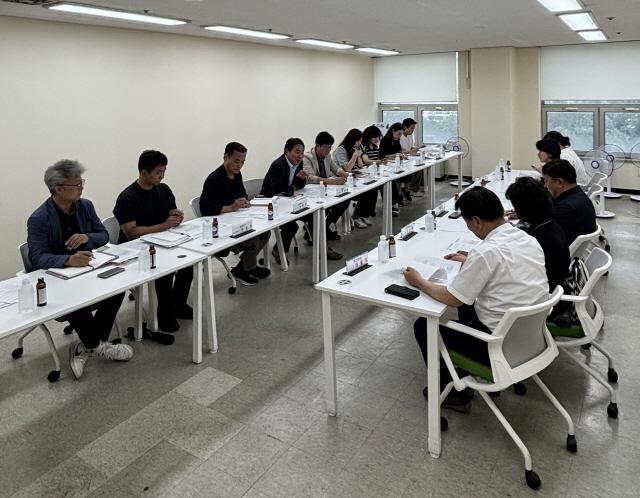 NSP통신-16일 안양시가 정당현수막 난립 해결을 위해 정당현수막 관리 간담회를 개최했다. (사진 = 안양시)