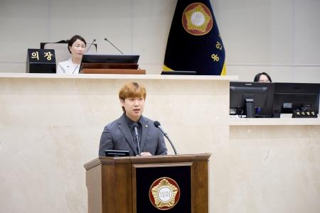 NSP통신-5분 자유발언하는 이상욱 용인시의원. (사진 = 용인특례시의회)