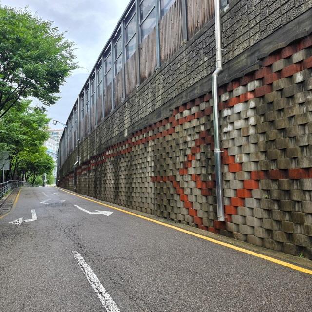 NSP통신-용인특례시 지역 내 도로옹벽. (사진 = 용인특례시)