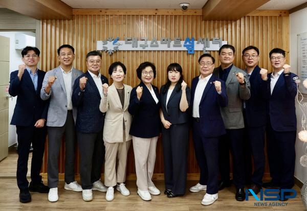 NSP통신-대구시의회 기획행정위원회는 제318회 임시회 기간 중인 21일 대구스마트쉼센터와 120 달구벌콜센터를 차례로 방문해 디지털 과의존 예방 및 시민소통 창구 운영 실태를 점검했다. (사진 = 대구시의회)