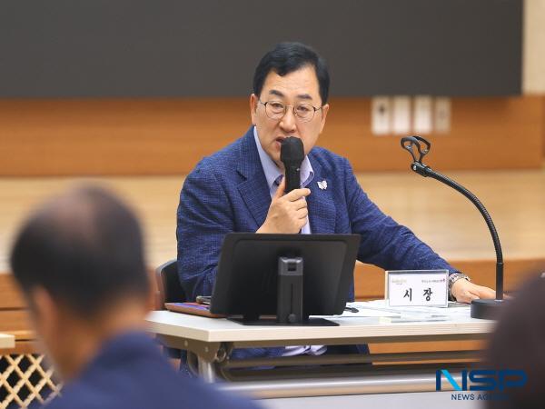 NSP통신-주낙영 경주시장은 21일 오전 시청 알천홀에서 7월 확대간부회의를 주재하고 집중호우 피해 상황 보고를 비롯해 하반기 정책과제와 재난 대응체계를 종합 점검했다. (사진 = 경주시)