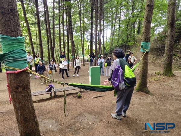 NSP통신-경상북도교육청은 21일부터 다음 달 12일까지 영주시에 있는 국립산림치유원에서 도내 학교폭력 업무 담당자와 초·중등교사, 학교 전담기구 위원 등 총 100여 명을 대상으로 5회에 걸쳐 보이지 않는 상처 회복을 위한 산림치유 연수를 진행한다. (사진 = 경상북도교육청)