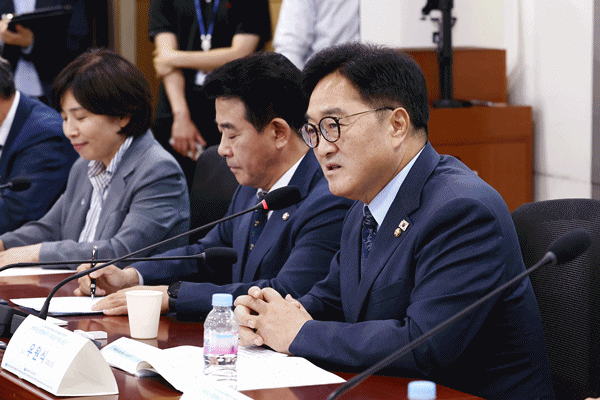 NSP통신-우원식 국회의장이 지속가능한 환경에너지의 미래를 위한 토론회에서 발언하고 있다. (사진 = 국회의장 공보 수석실)