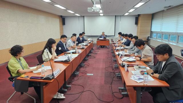 NSP통신-용인특례시가 21일 시청 컨퍼런스룸에서 국가산단 산업단지계획 변경에 따른 인허가 지원 TF 회의를 개최했다. (사진 = 용인특례시)