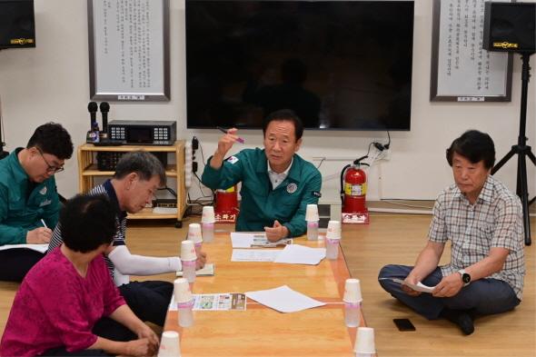 NSP통신-봉화군 석포면 2025년 찾아가는 열린군수실 운영, 주민과의 소통 강화 및 현장 중심 행정 실현 (사진 = 봉화군)