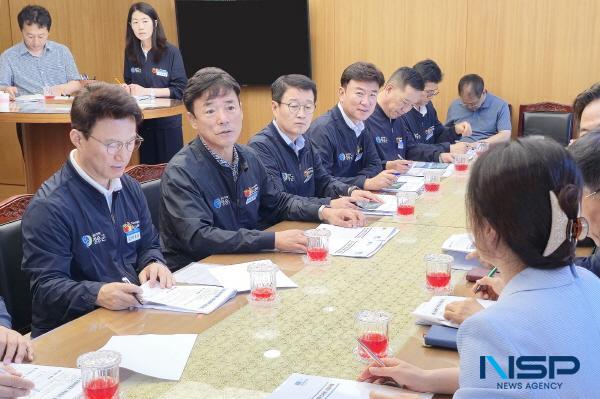 NSP통신-청송군은 25일 내년도 예산 확보와 현안 사업 건의를 위해 경북도 행정부지사를 만나 주요 사업에 대한 필요성과 시급성을 설명하고 예산 지원을 건의했다. (사진 = 청송군)