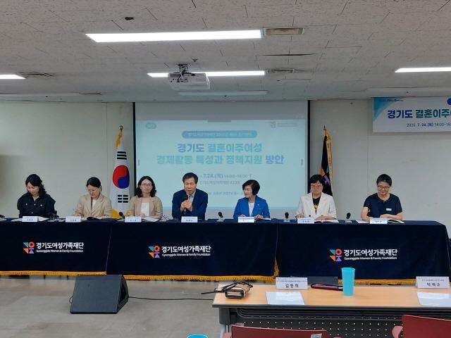 NSP통신-김동희 경기도의원이 경기도여성가족재단 제6차 경기 GPS 토론회에서 발언하고 있다. (사진 = 경기도의회)