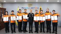 [NSP PHOTO]포항북부소방서, 심정지·뇌졸중 환자 구한 영웅에 세이버 인증서 수여