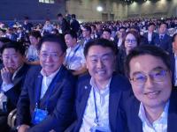 [NSP PHOTO]김동연,정청래 대표 축하, 민주당과 국민삶 뒷받침 할 것