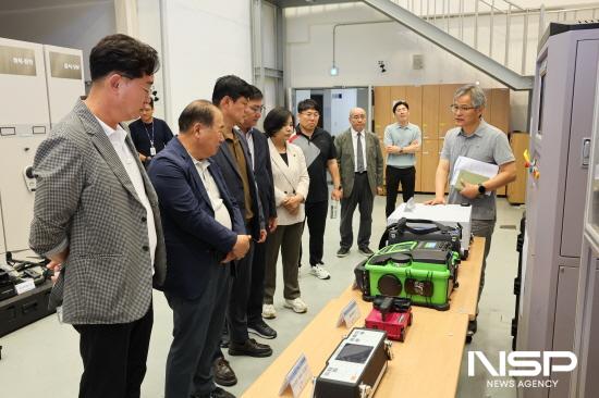 NSP통신-국립재난안전연구원 방문해 재난대응 역량 강화를 위한 과학기술 연구개발 사례 청취 (사진 = 전남도의회)