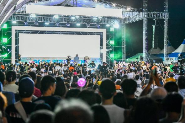 NSP통신-영주 시원축제는 저녁이 되면 시원쿨 버스킹과 어린이 문화공연, 시원썸머나잇, DJ 파티가 이어지며 무더운 여름밤을 화려하게 수놓았다. (사진 = 영주시)