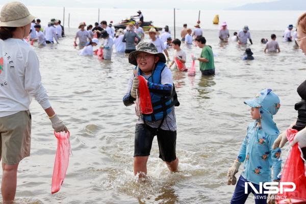 NSP통신-보성 전어 축제에서 전어 잡았어요~ (2024년 보성전어축제) (사진 = 보성군)