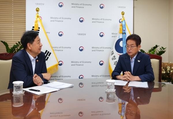 [NSP PHOTO]이철우 경북도지사, 경제부총리 만나 전방위 국비 지원 건의