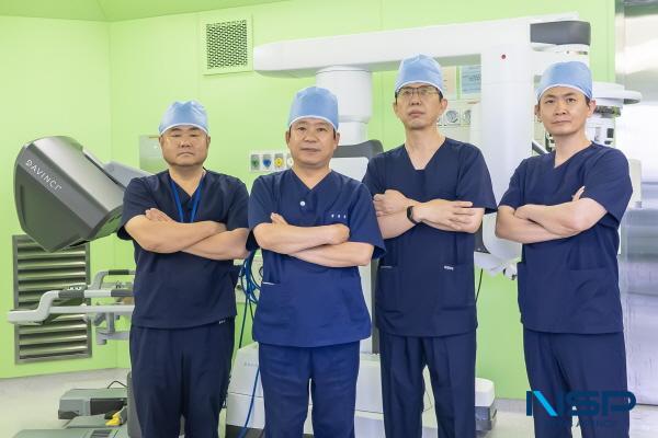 NSP통신-포항성모병원 산부인과 진료과장들 (사진 = 포항성모병원)