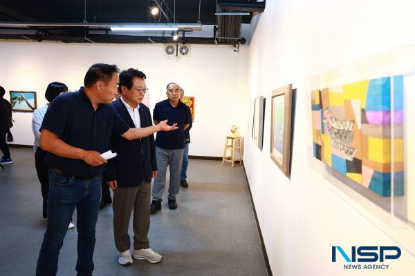 NSP통신-울진군은 지난 9일부터 오는 16일까지 동·서 화합과 지역 문화예술의 활발한 교류를 위해 제8회 보령시-울진군 미술 교류전을 개최한다. (사진 = 울진군)