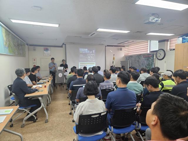 NSP통신-11일 상하수도 유지관리업체 38개사 대상으로 밀폐공간 안전교육이 진행되고 있다. (사진 = 화성시)