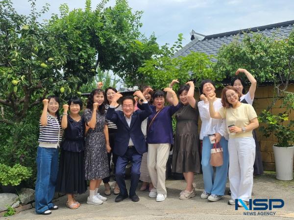 NSP통신-영천시는 11일부터 오는 14일까지 3차례에 걸쳐 경로당 행복선생님 간담회를 개최하고 행복선생님들과 함께 어르신 복지 향상을 위한 소통의 시간을 가진다. (사진 = 영천시)