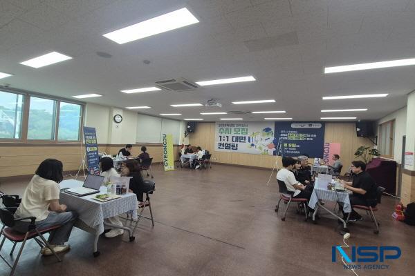 NSP통신-경주시는 지난 9일 2026학년도 대학입시를 앞둔 관내 고3 학생과 N수생을 대상으로 맞춤형 일대일 수시 전략 컨설팅을 실시했다. (사진 = 경주시)